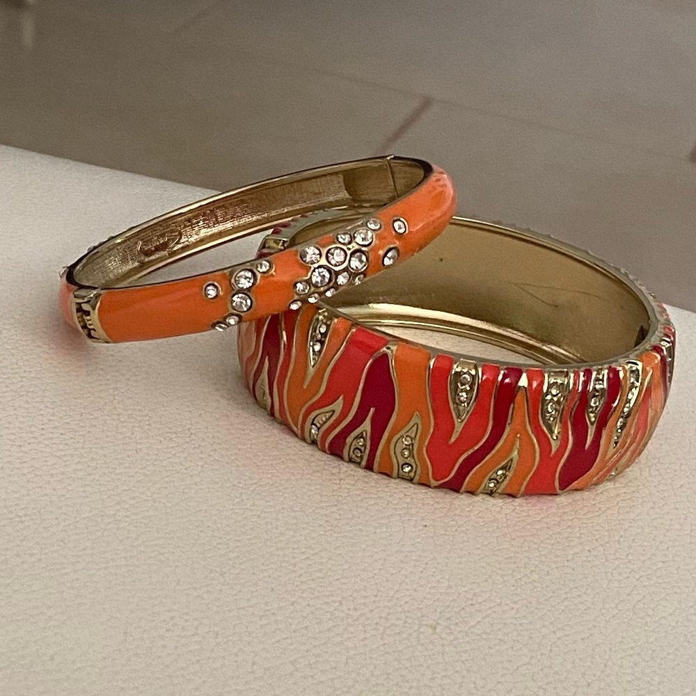 SEQUIN ENAMEL BRACELET IN ORANGE WITH RHINESTONES - Picture 8 of 8